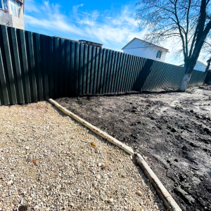 Grădinița nr. 125 din sectorul Centru are gard metalic nou